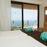 Serenity Amadores Hotel apartamentowy 4*