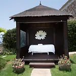 Serenity Amadores Hotel apartamentowy 4*