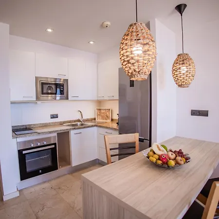 Serenity Amadores Aparthotel 3*