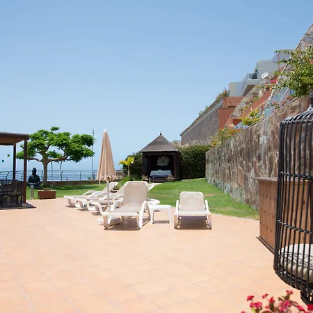 Serenity Amadores Apartmanhotel