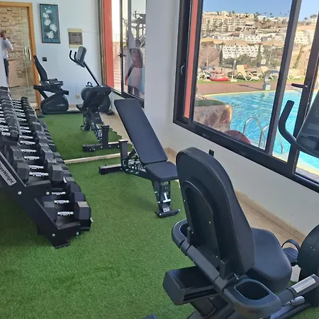 Serenity Amadores מלון דירות 4*