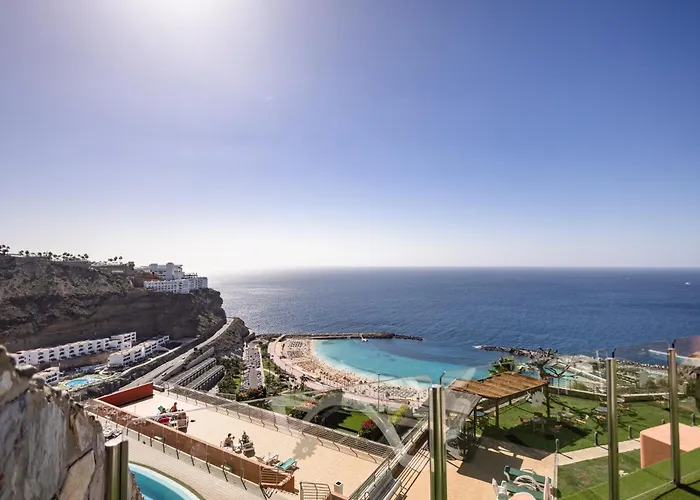 Serenity Amadores Apartmanhotel 4*