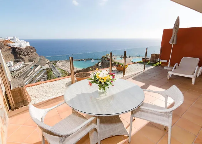 Serenity Amadores Apartmanhotel 4*