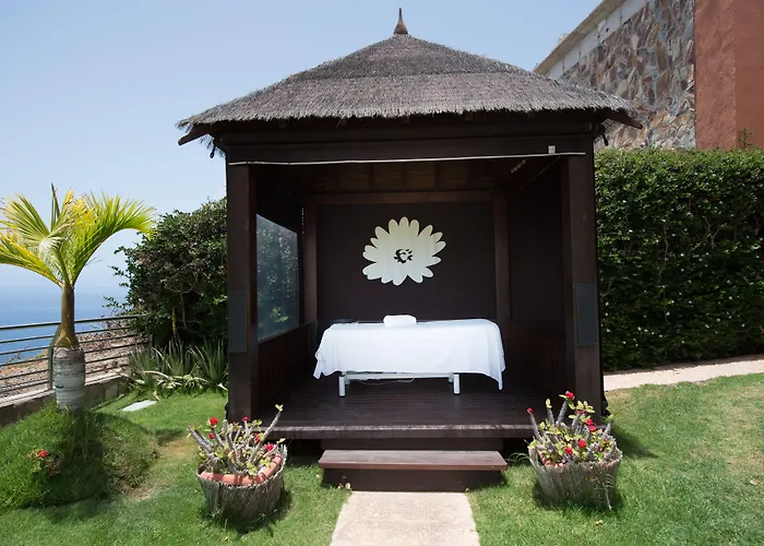 Serenity Amadores Apartmanhotel 4*