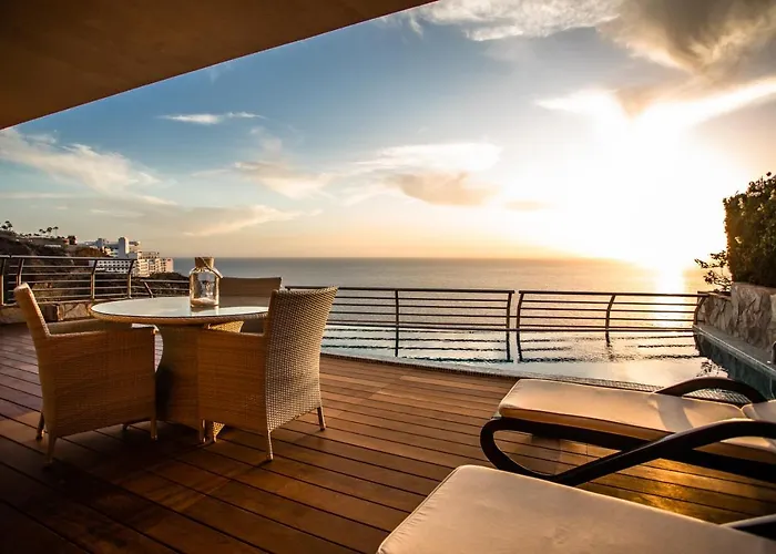 Apart Otel Serenity Amadores 4*